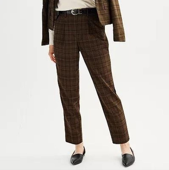 Croft & Barrow, women's plaid pull on tapered trousers. New without tags. - Picture 9 of 9